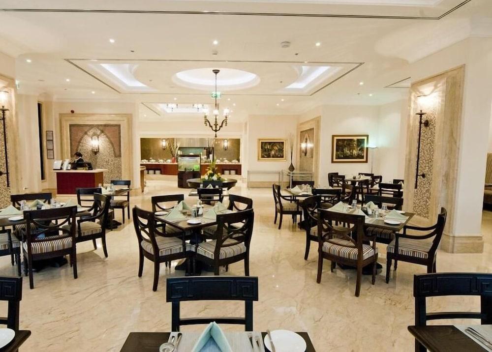 Ayla Hotel al-Ain Exterior foto