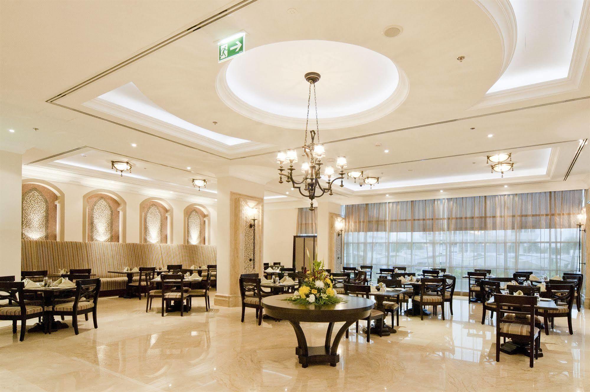 Ayla Hotel al-Ain Exterior foto