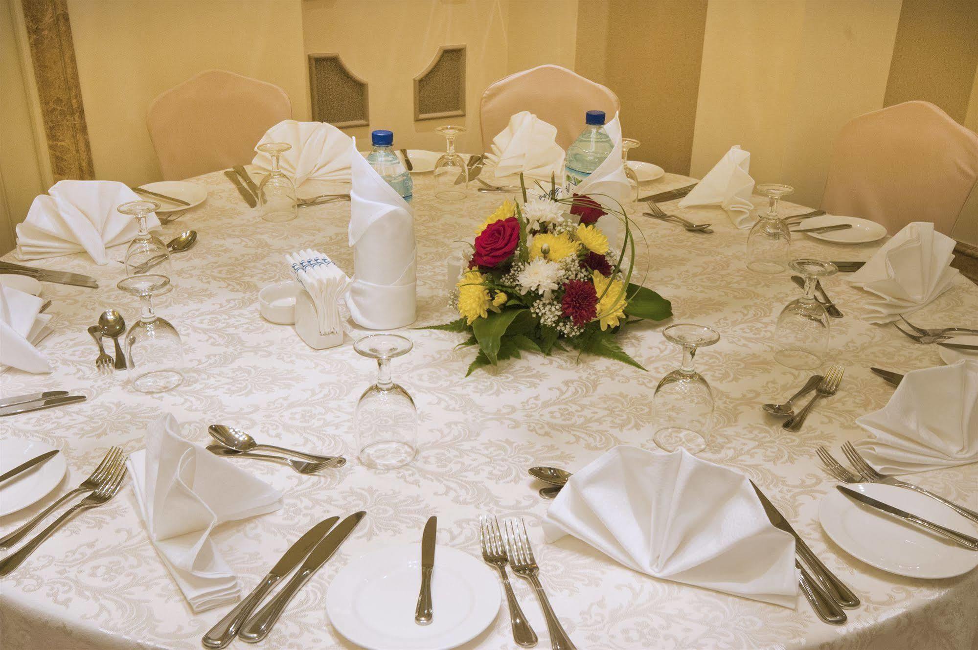 Ayla Hotel al-Ain Exterior foto